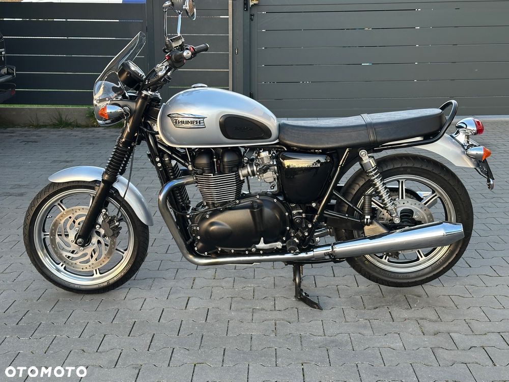 Triumph Bonneville - 27