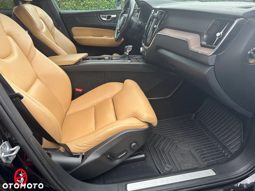 Volvo XC 60 D5 AWD Geartronic Inscription - 17