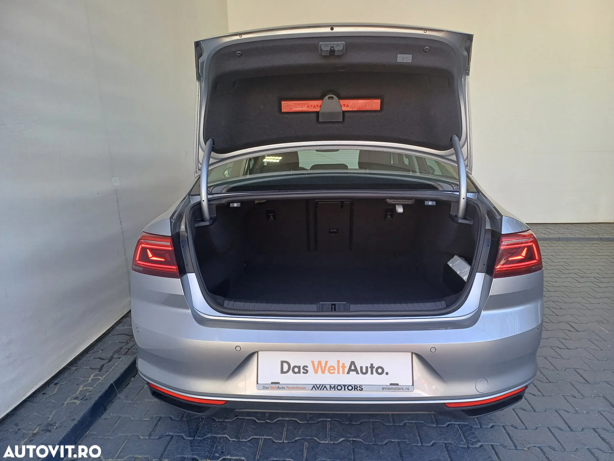 Volkswagen Passat 2.0 TDI DSG Comfortline - 37