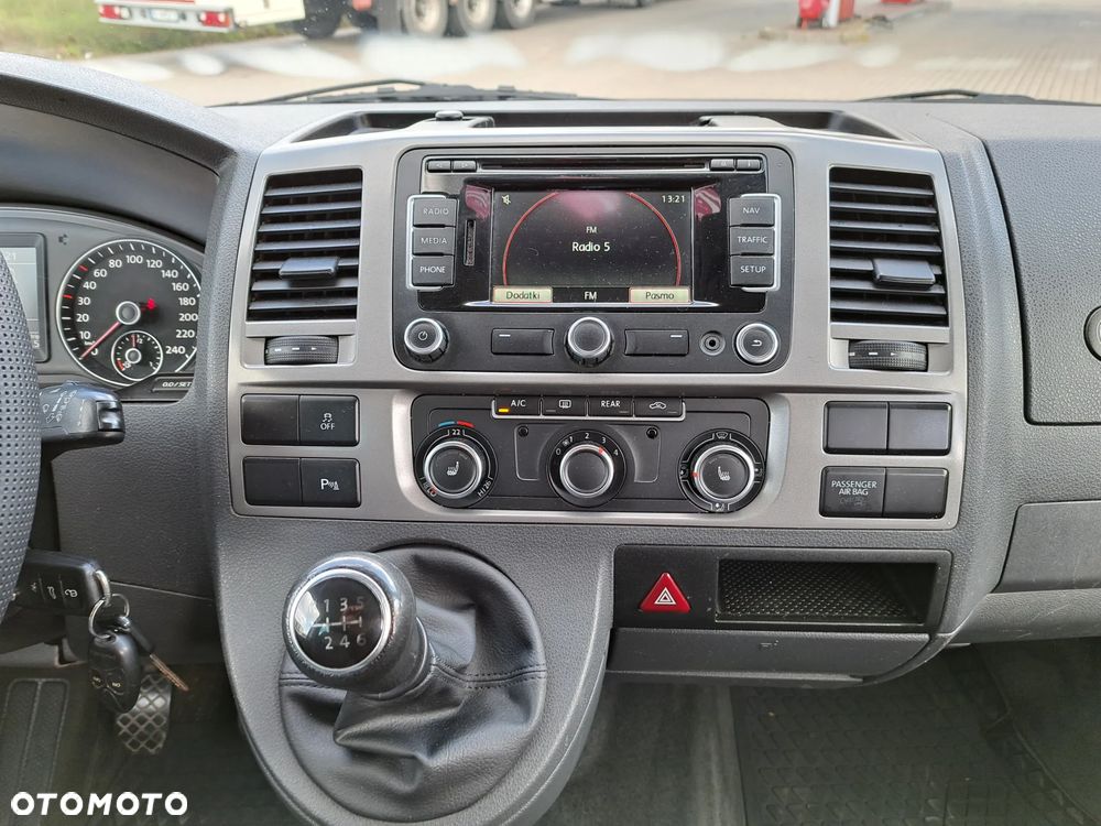 Volkswagen Multivan - 22