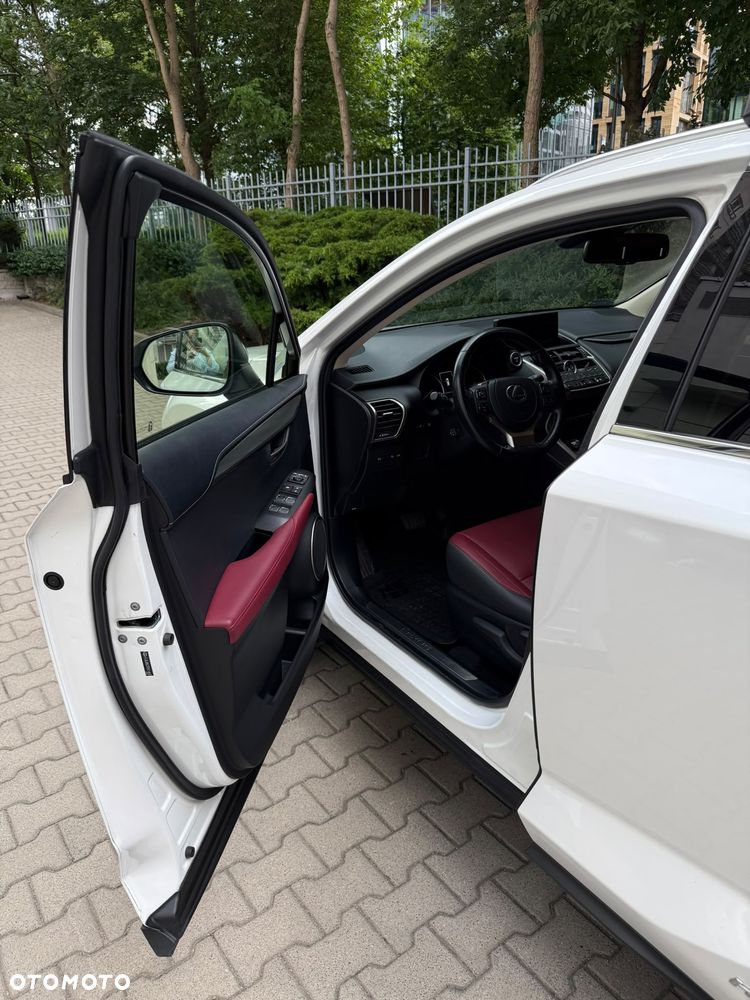 Lexus NX 300 F Impression AWD - 10