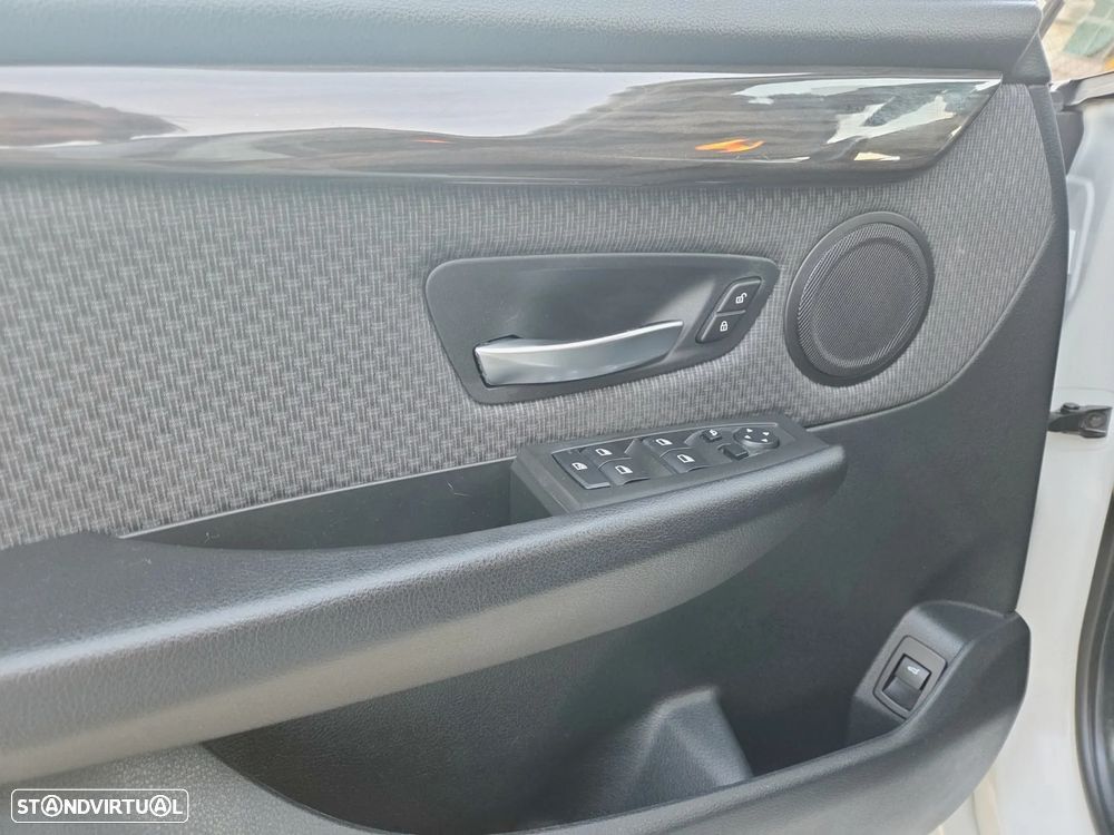 BMW 216 Active Tourer d - 26