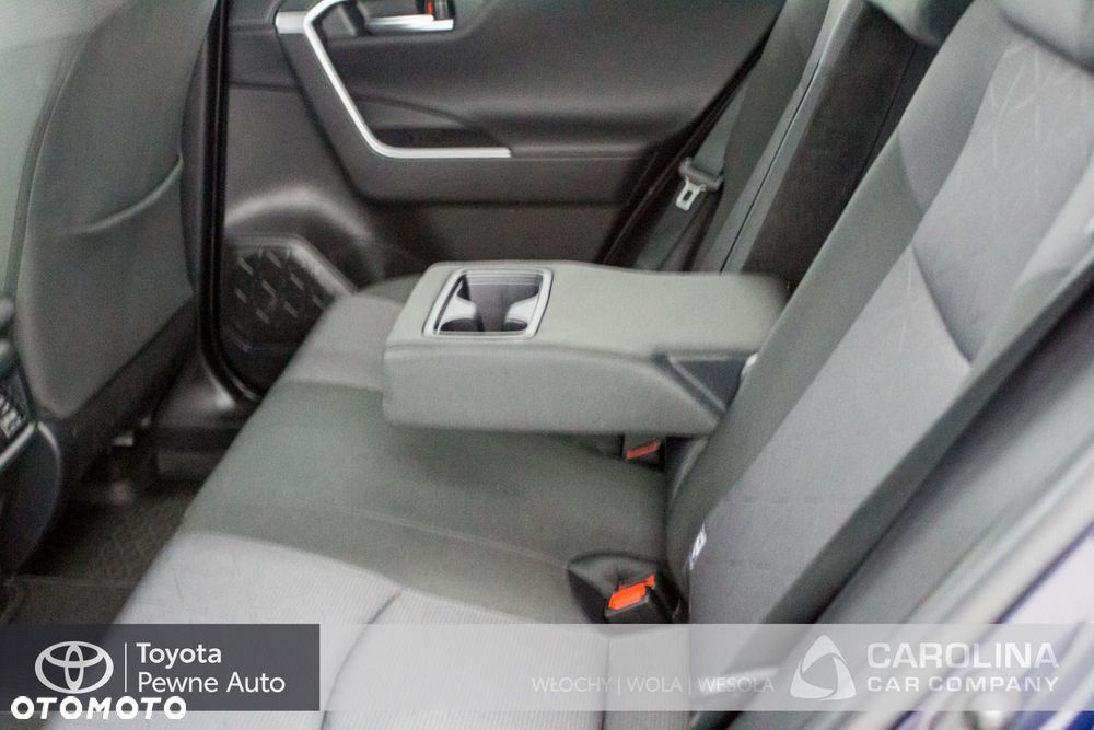 Toyota RAV4 - 8