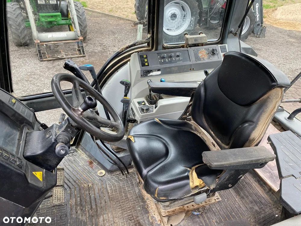 Valtra 6400 z ładowaczem Stoll - 6