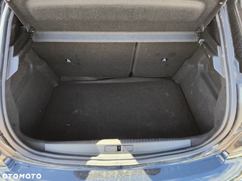 Peugeot 208 - 6