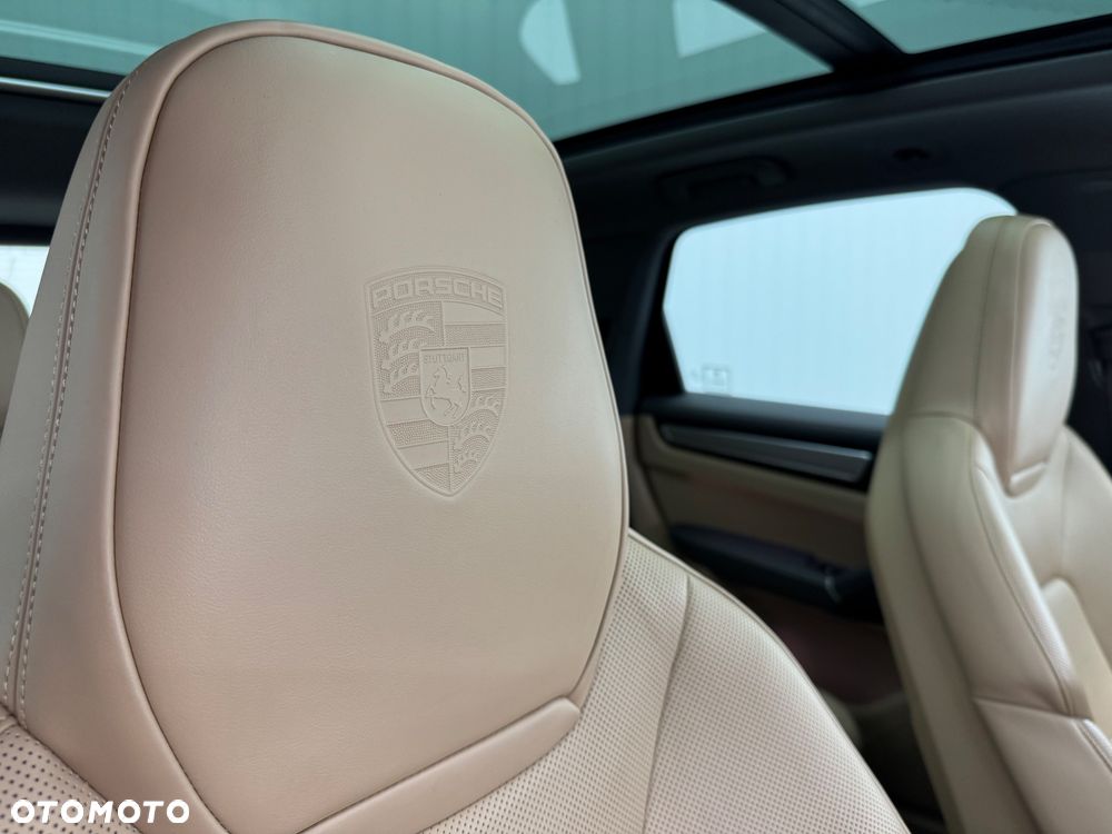 Porsche Cayenne - 30
