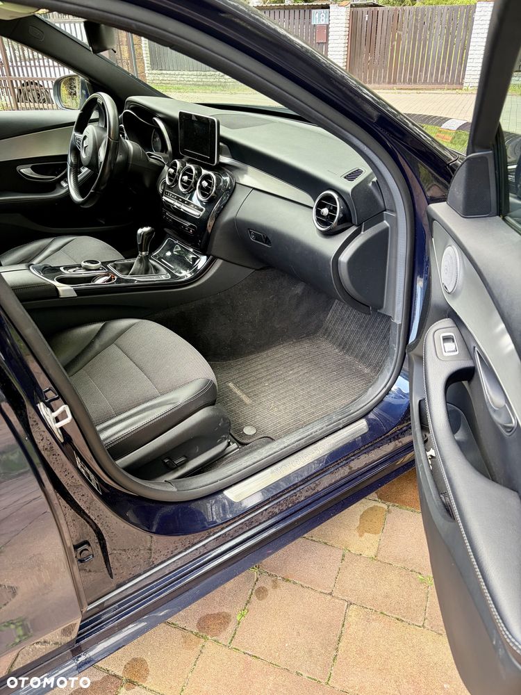 Mercedes-Benz Klasa C 180 d AMG Line - 8