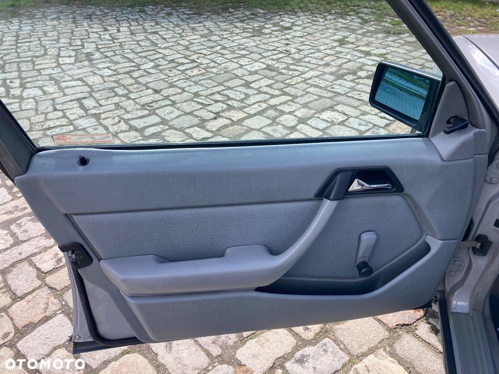 Mercedes-Benz 280 - 10