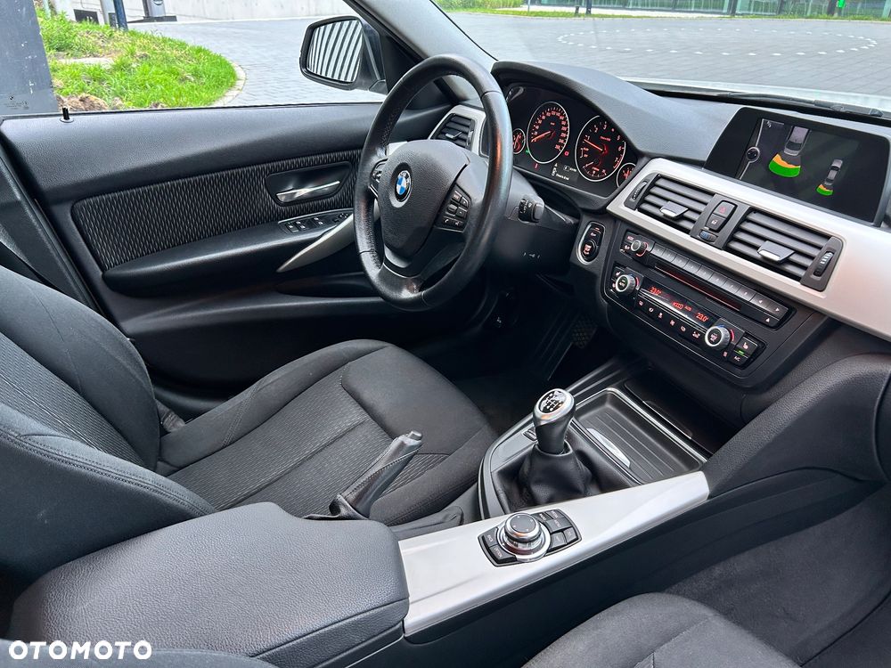 BMW Seria 3 316i - 14