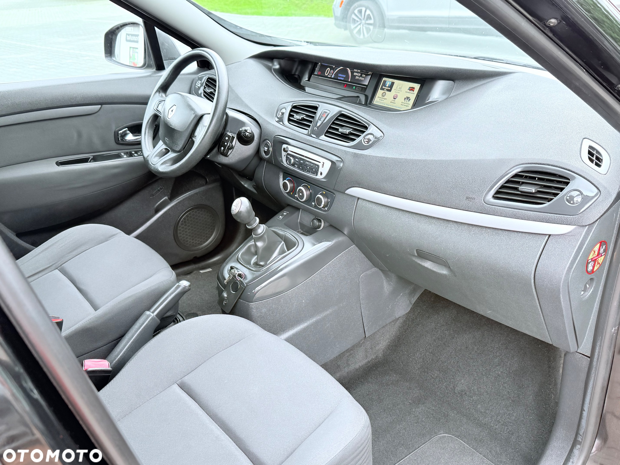 Renault Scenic 1.6 16V 110 TomTom Edition - 11