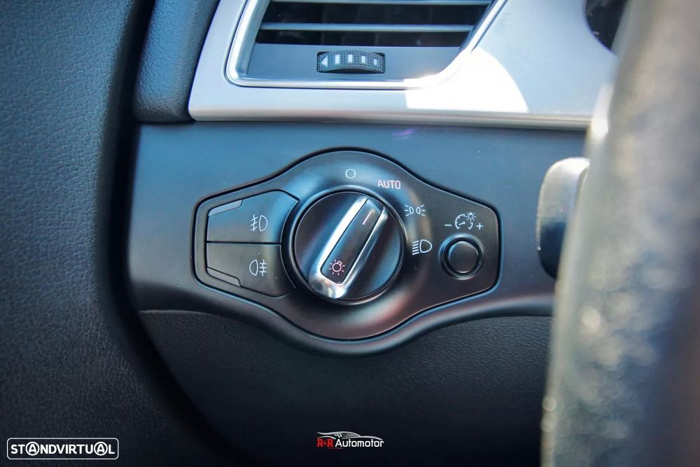 Audi A4 2.0 TDI Advance - 19