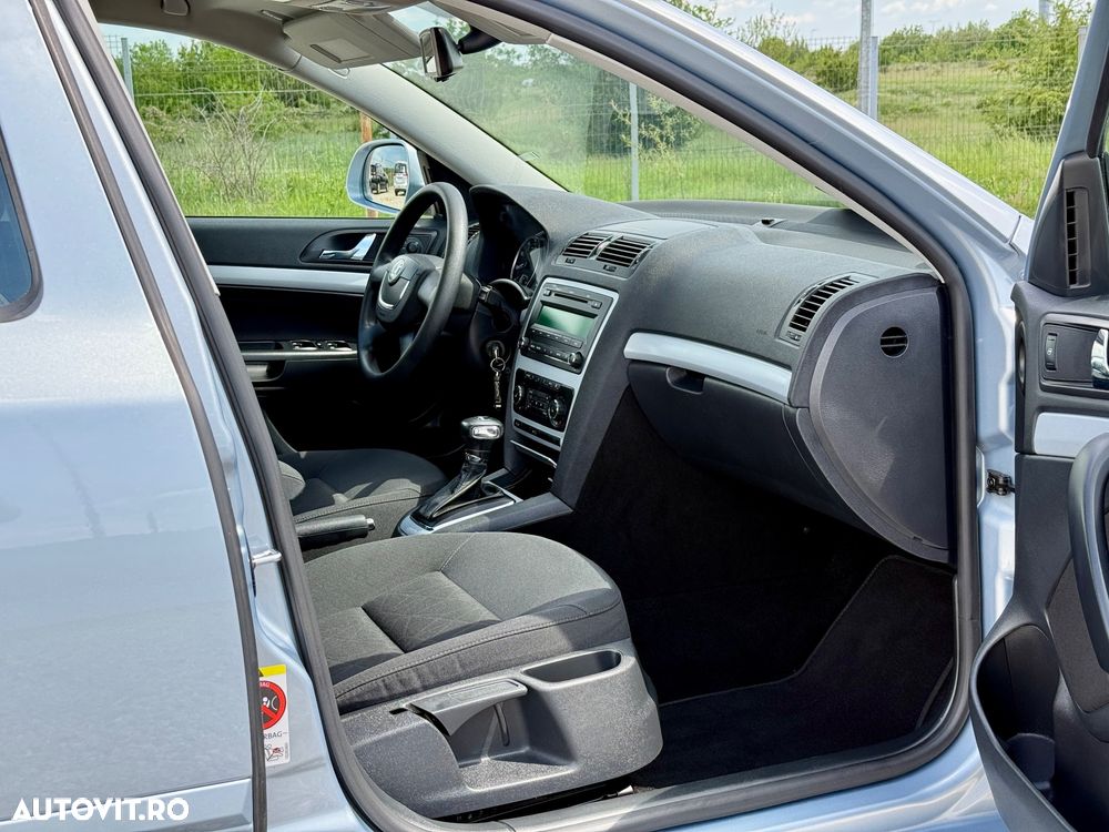 Skoda Octavia 1.4 TSI DSG FAMILY - 8