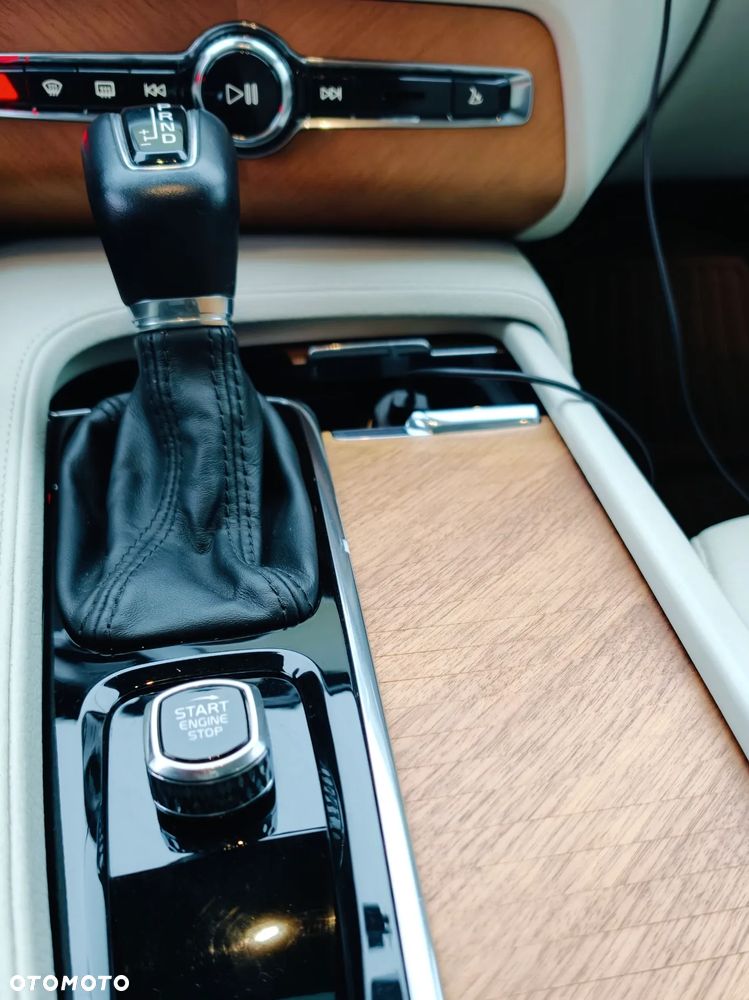 Volvo XC 90 T6 AWD Geartronic Momentum - 30