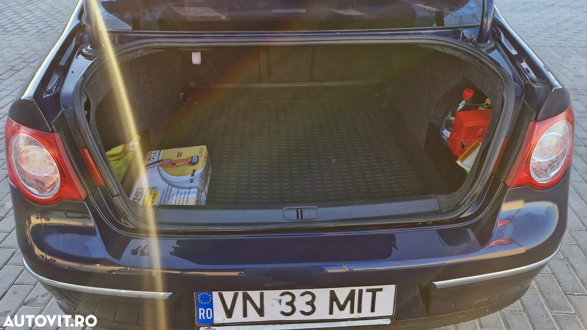 Volkswagen Passat 2.0TDI Comfortline DPF Bluemotion Technology - 18