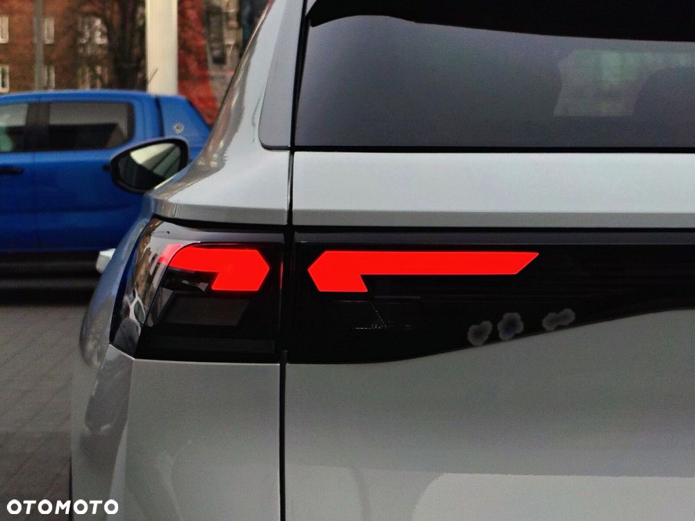 Volkswagen T-Roc - 8