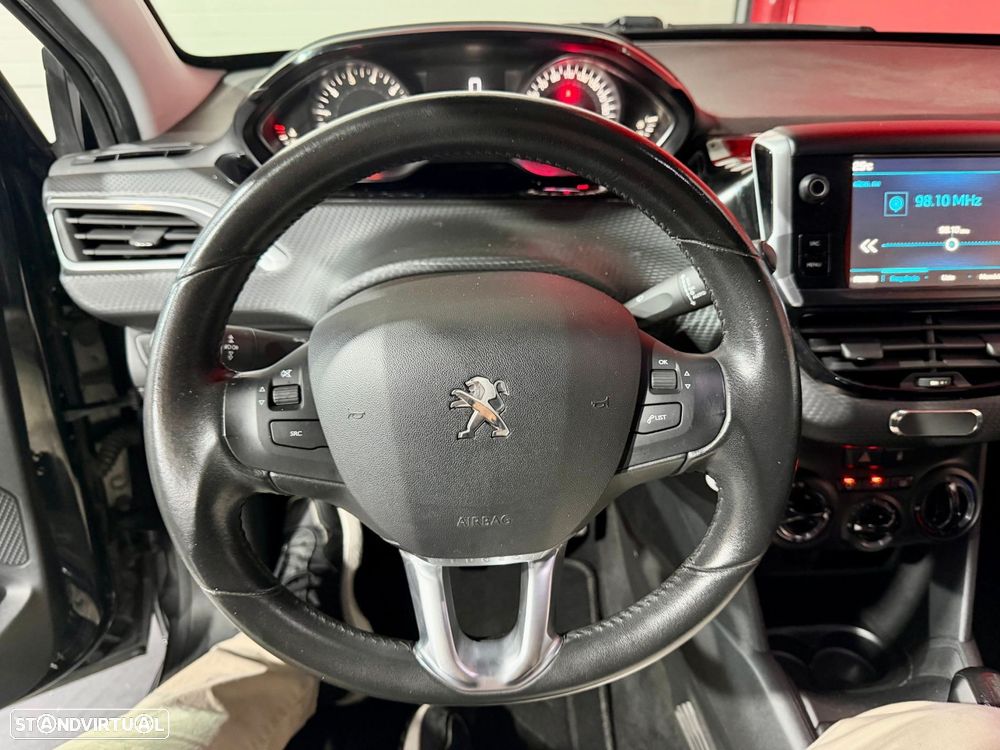 Peugeot 208 1.2 PureTech Style - 17
