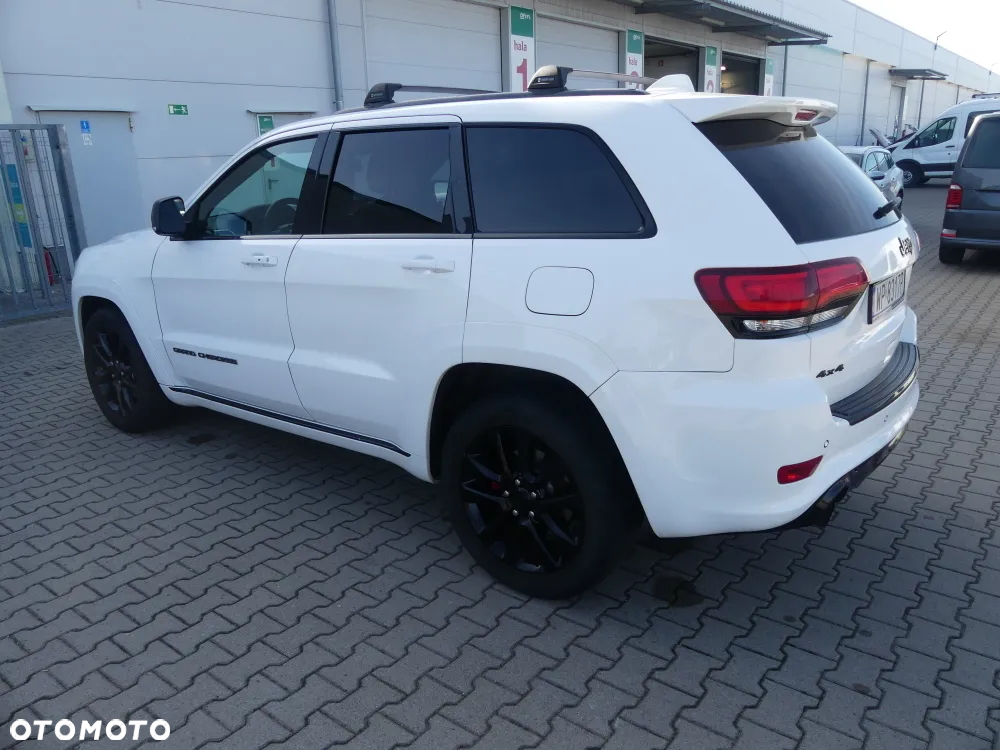Jeep Grand Cherokee - 15