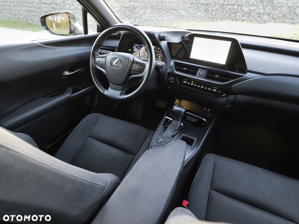 Lexus UX 250h GPF Elegance 2WD - 32