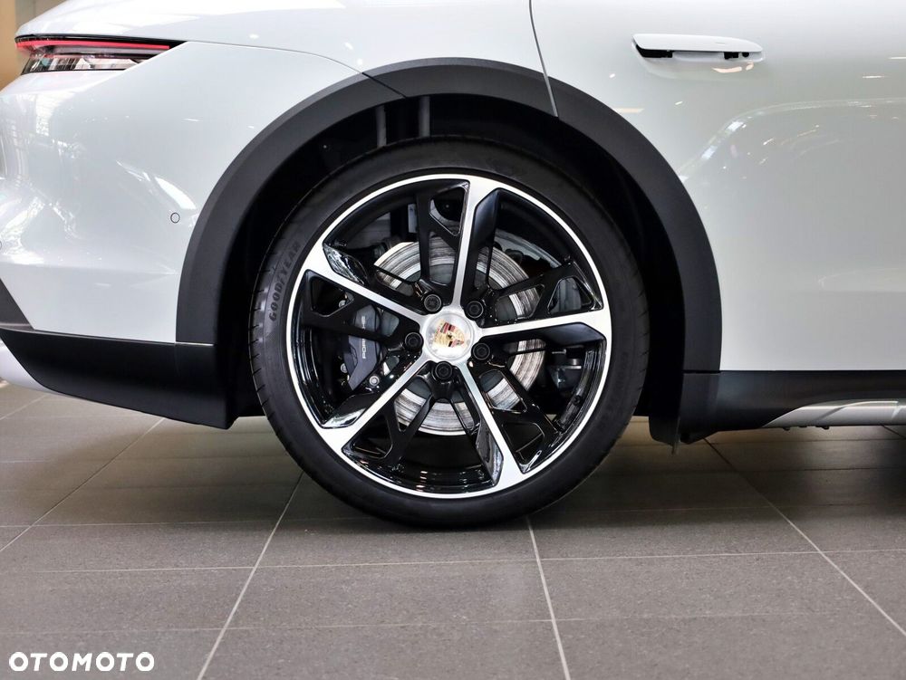 Porsche Taycan - 10