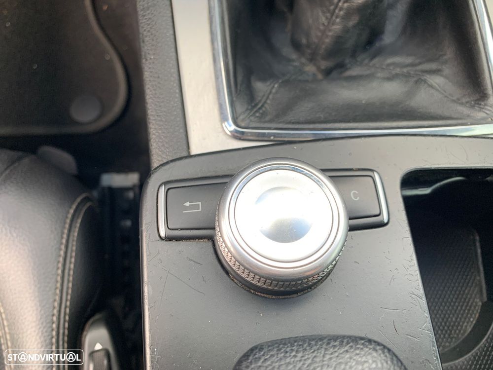 Mercedes-Benz E 220 CDi Avantgarde BlueEfficiency - 42