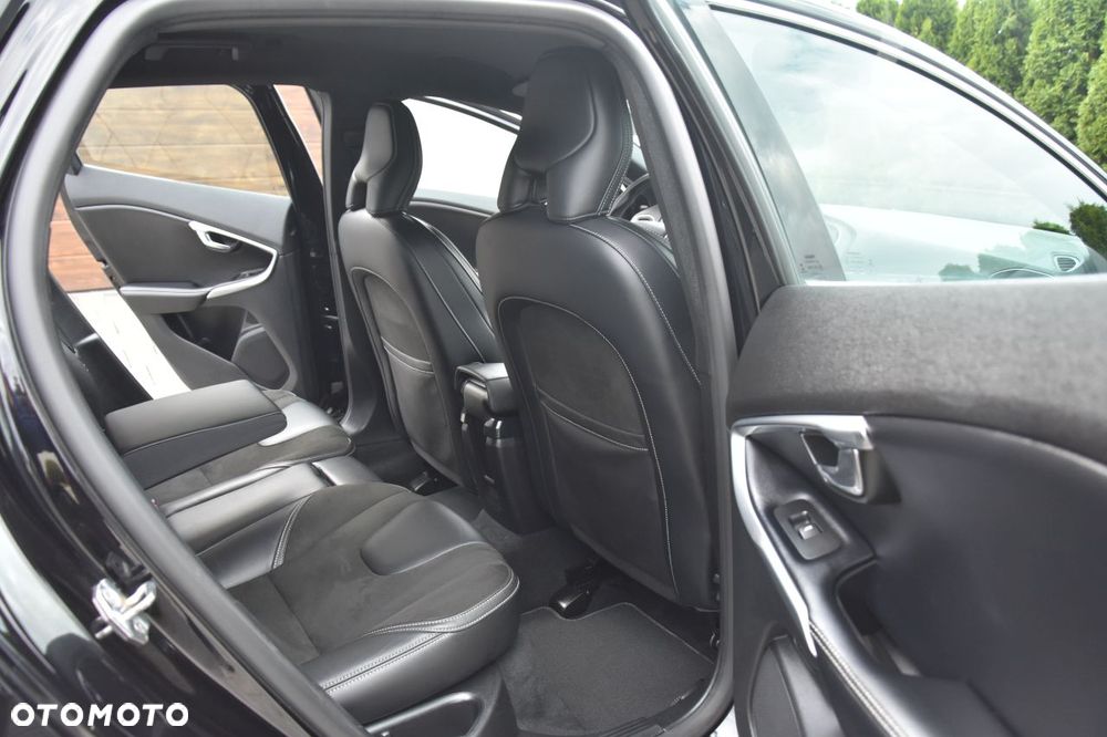 Volvo V40 D2 Drive-E R-Design Momentum - 19