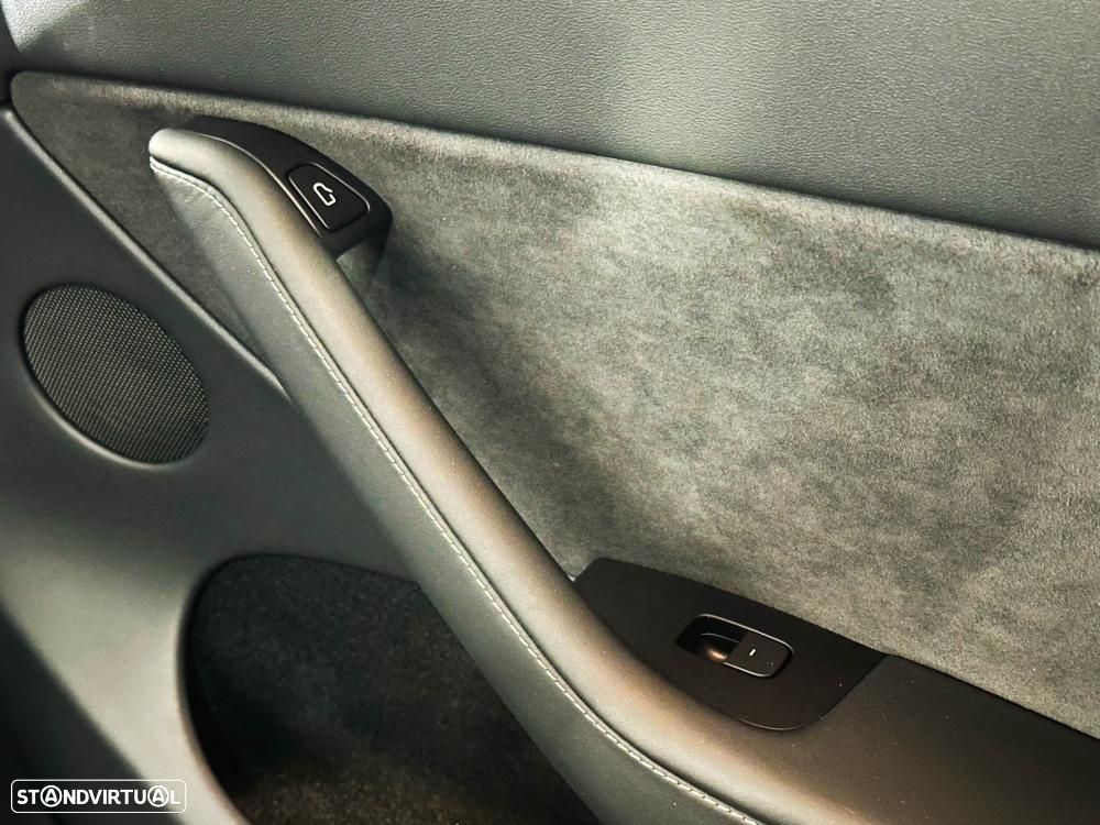 Tesla Model Y Long Range Dual Motor AWD - 30