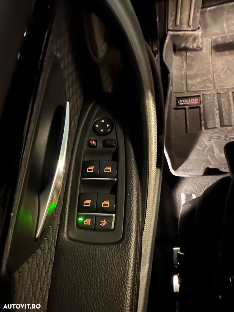 BMW Seria 3 330i xDrive AT M Sport Shadow - 11