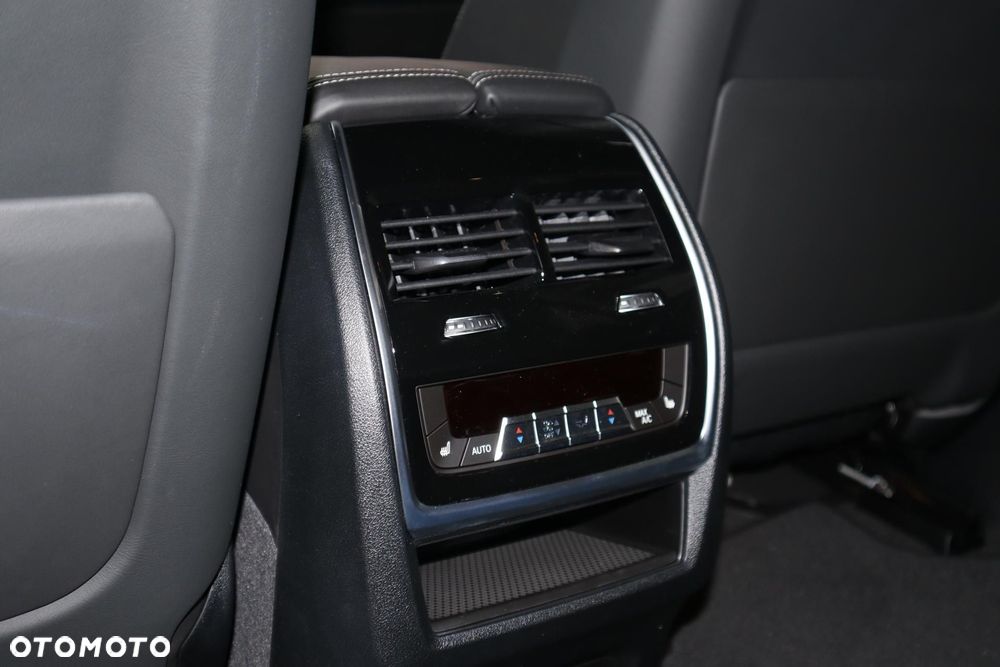 BMW X7 - 13