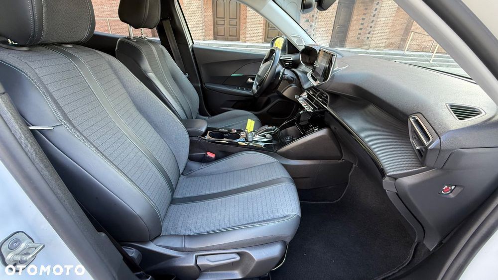 Peugeot 2008 1.5 BlueHDi Allure S&S EAT8 - 18