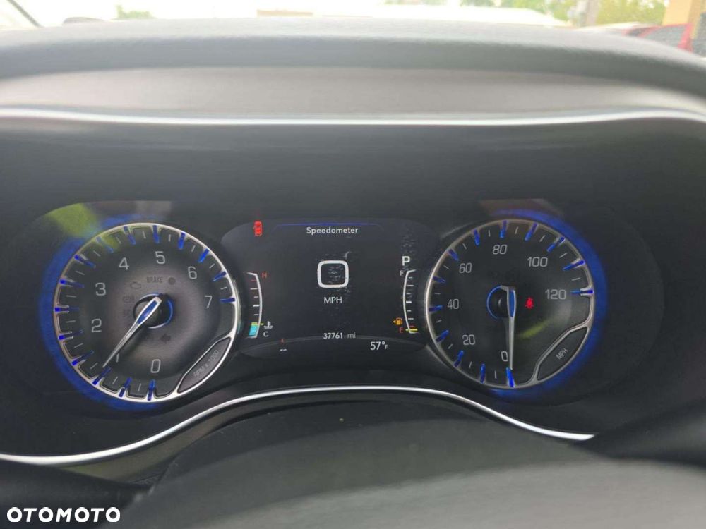 Chrysler Pacifica - 9