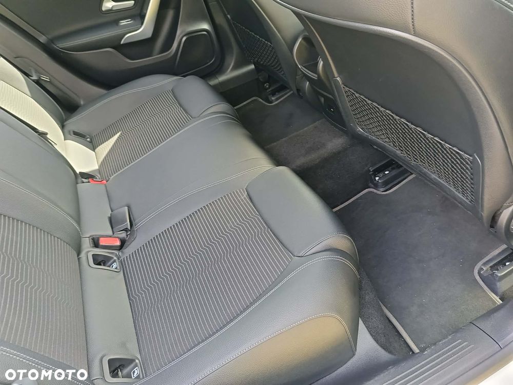 Mercedes-Benz Klasa A 250 E 8G-DCT Progressive - 31