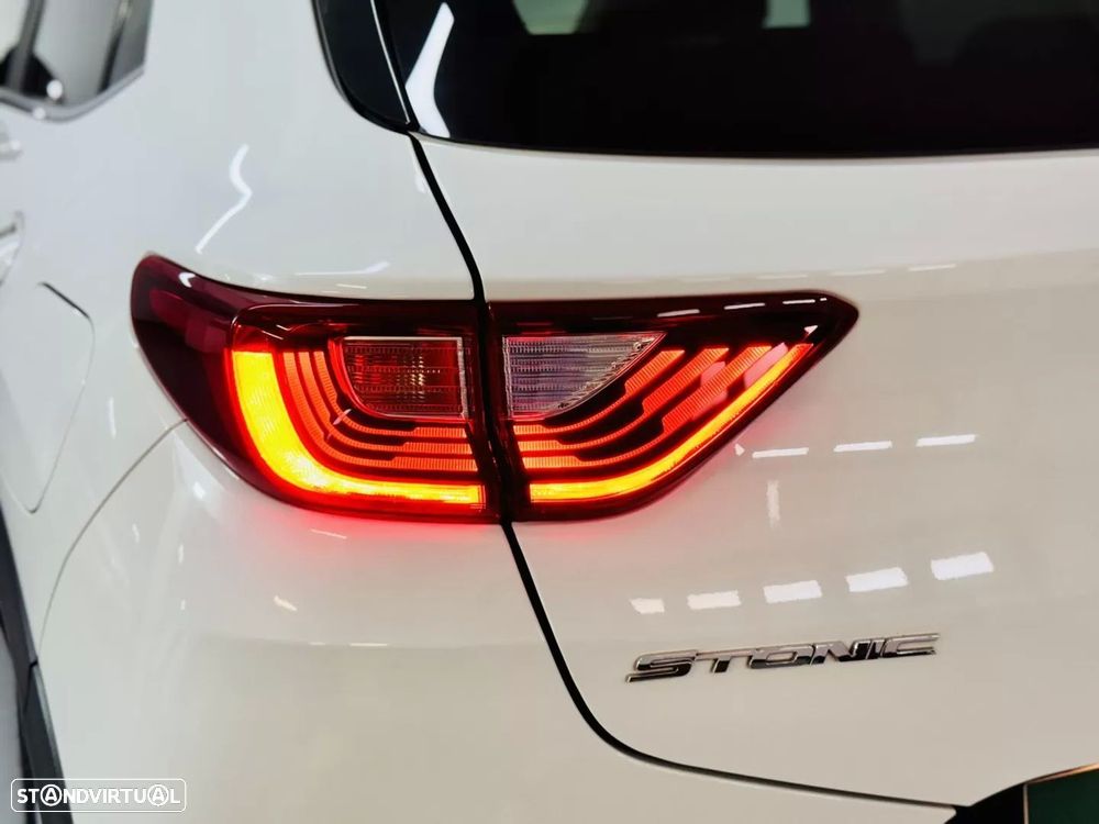 Kia Stonic 1.6 CRDi TX - 19