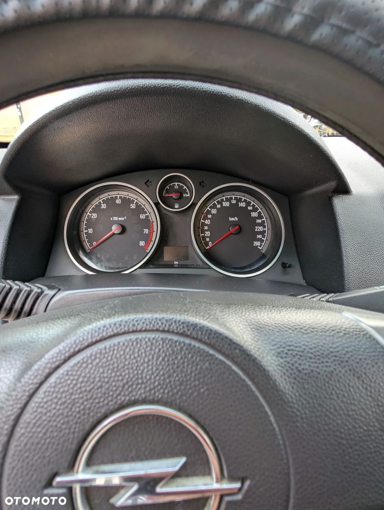 Opel Astra 1.6 Cosmo - 28