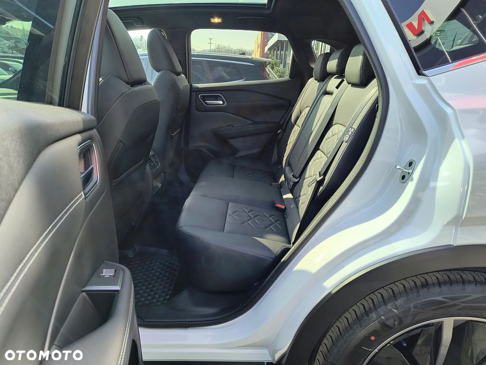 Nissan Qashqai 1.3 DIG-T MHEV 4x4 Tekna Xtronic - 12