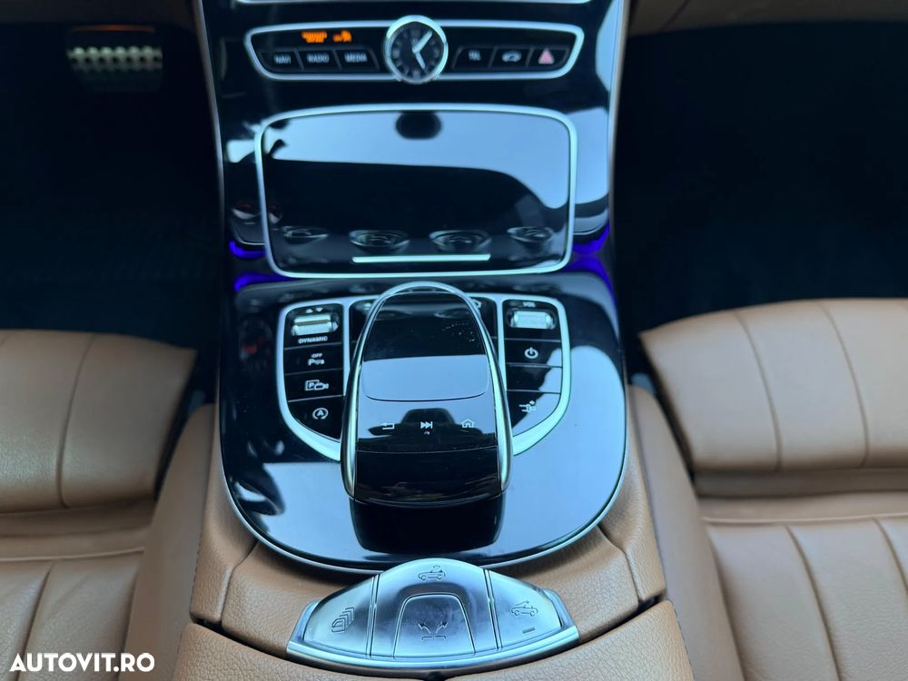 Mercedes-Benz E 200 MHEV - 18