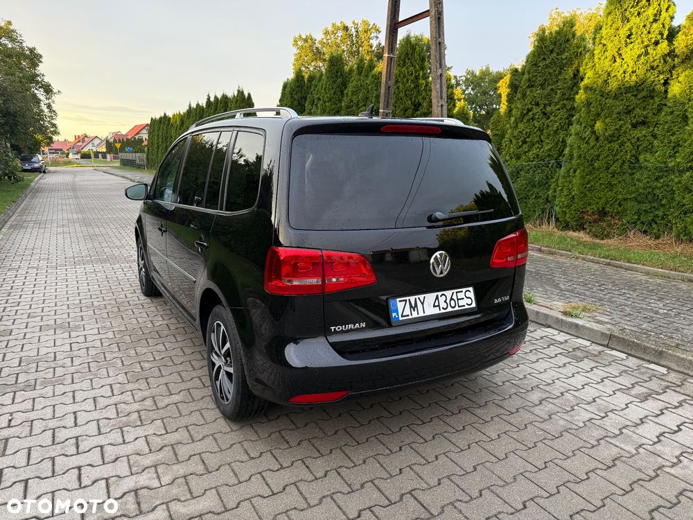 Volkswagen Touran 2.0 TDI DPF DSG Highline - 5