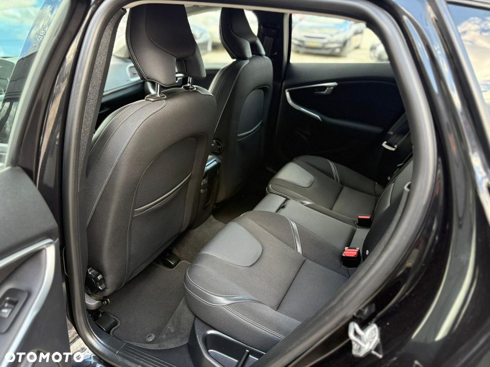 Volvo V40 D2 - 15