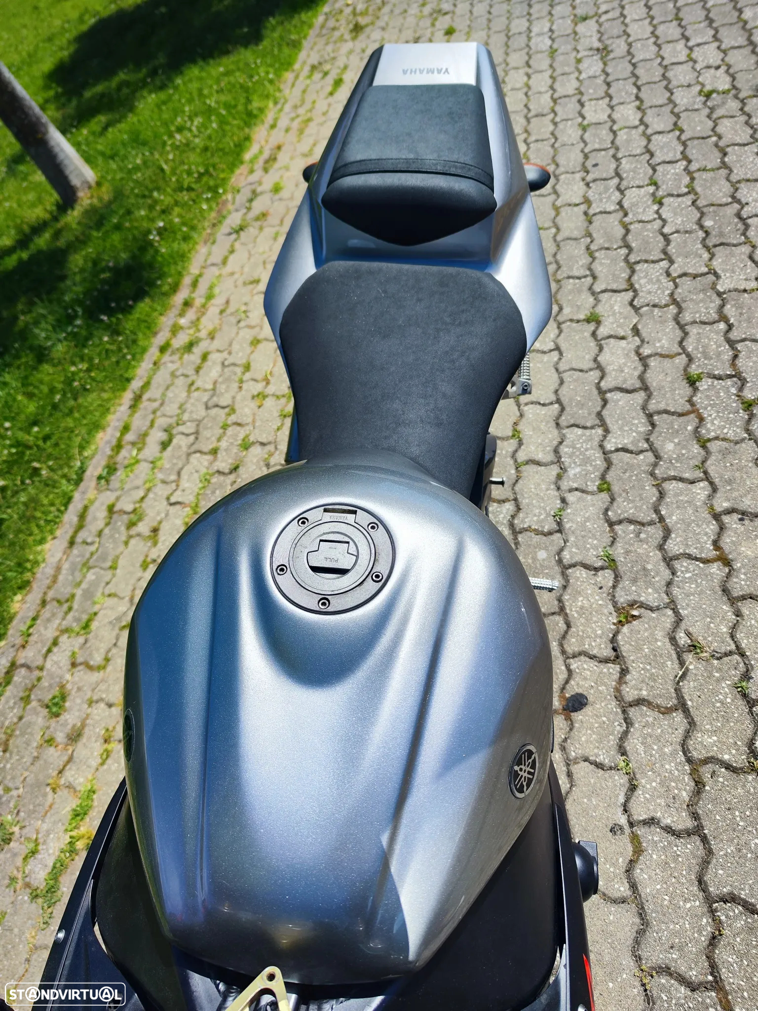 Yamaha YZF R1 - 6