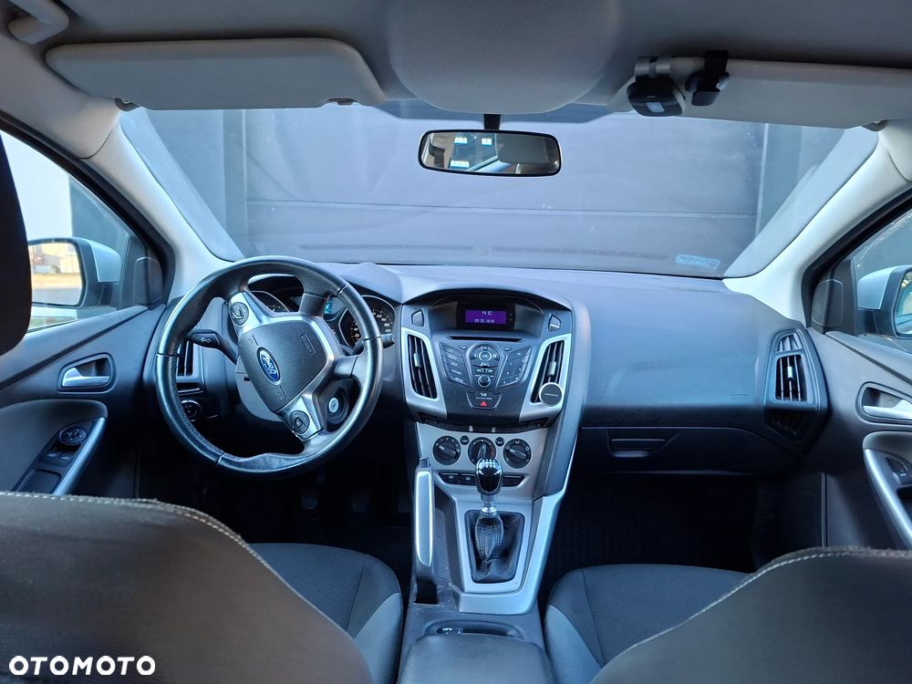 Ford Focus 1.0 EcoBoost Gold X (Trend) - 11