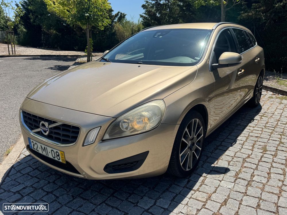 Volvo V60 2.0 D3 Momentum - 2