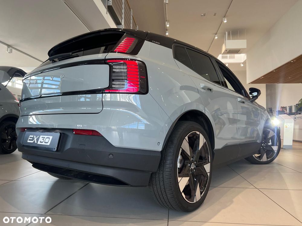 Volvo EX30 Twin Motor Performance AWD Ultra - 12