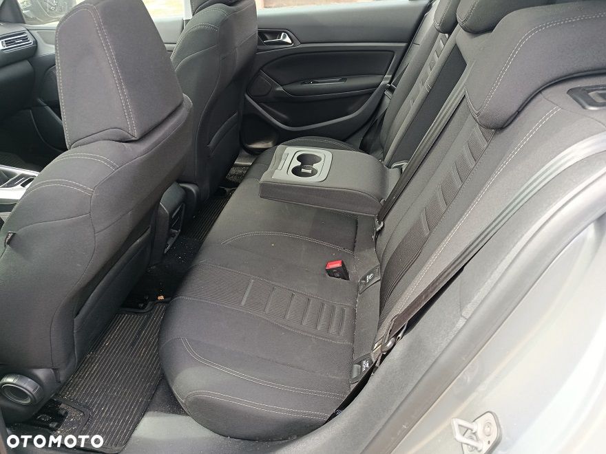 Peugeot 308 - 8
