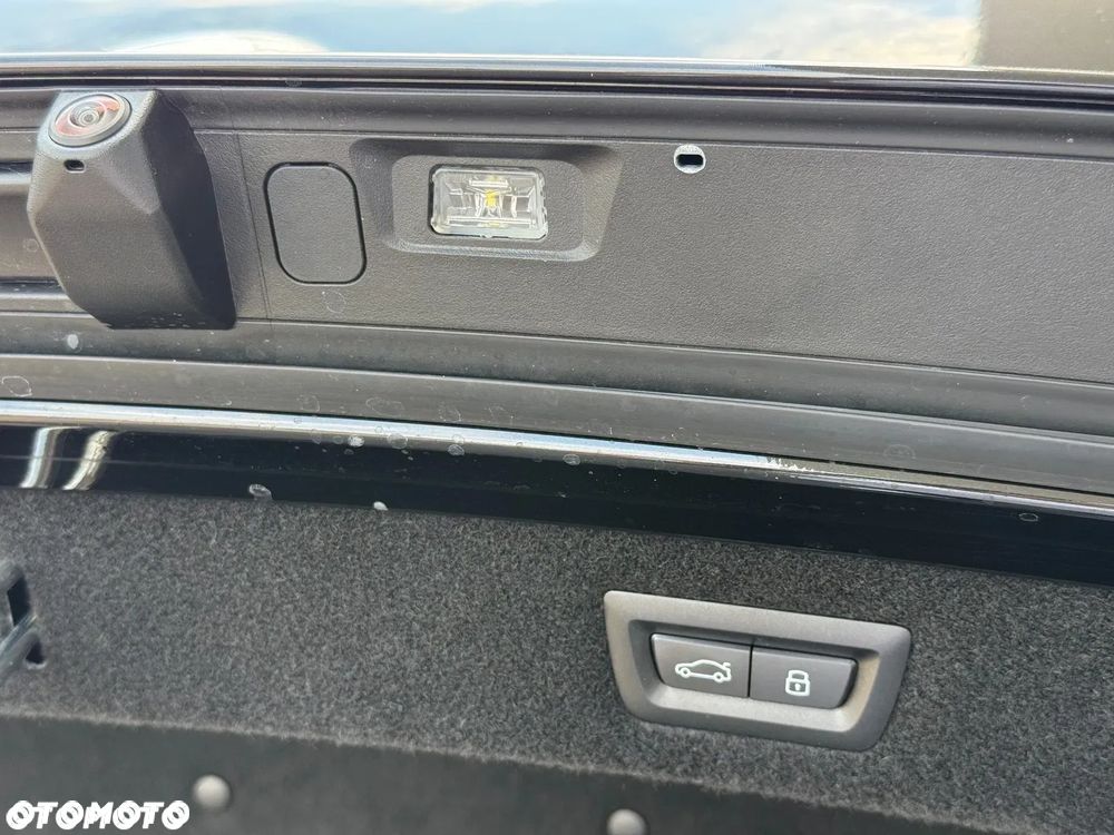 BMW Seria 8 - 31