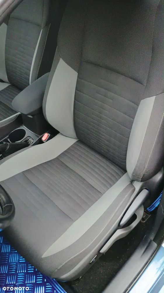 Toyota Auris 1.6 Premium - 12