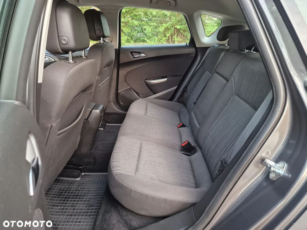 Opel Astra 1.6 Cosmo - 26