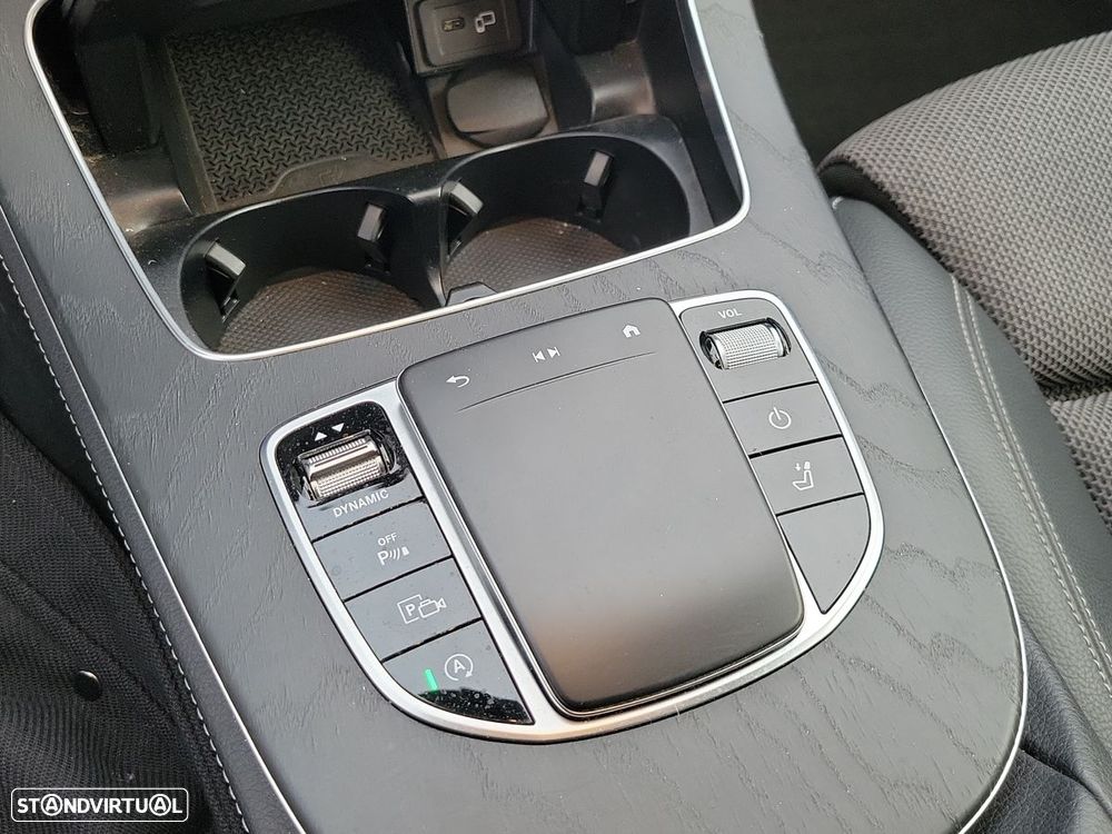 Mercedes-Benz E 220 d Avantgarde - 23