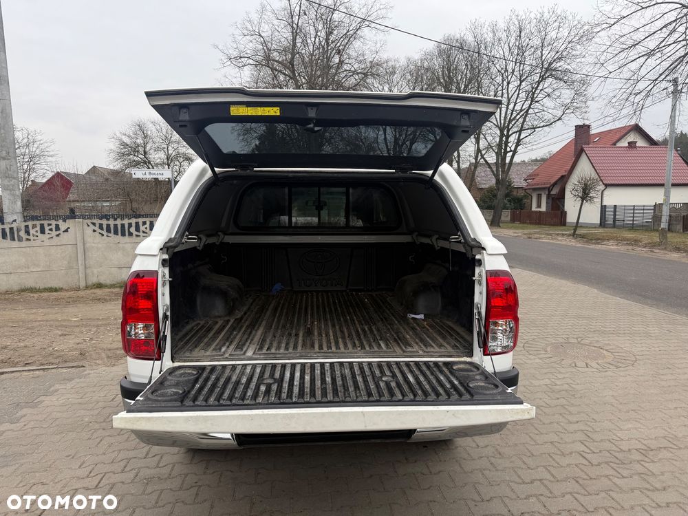 Toyota Hilux - 16