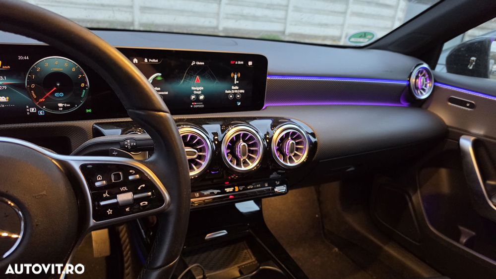 Mercedes-Benz A 250 e 8G-DCT Advanced AMG Line - 10