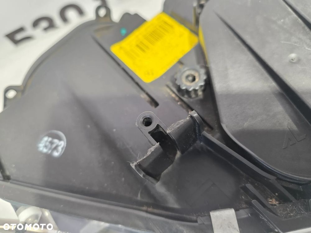 BMW E92 / E93 PRAWY BI-XENON SKRĘTNY DYNAMIC PRAWA LAMPA PRZEDNIA PRZÓD , NR 7239932 / 7239932-07 / 0301261284 , NR AUKCJI LPP201 - 14