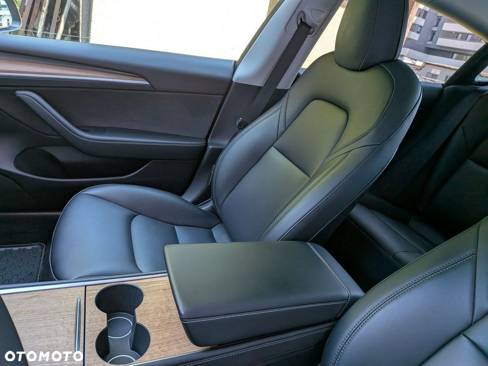 Tesla Model 3 - 19